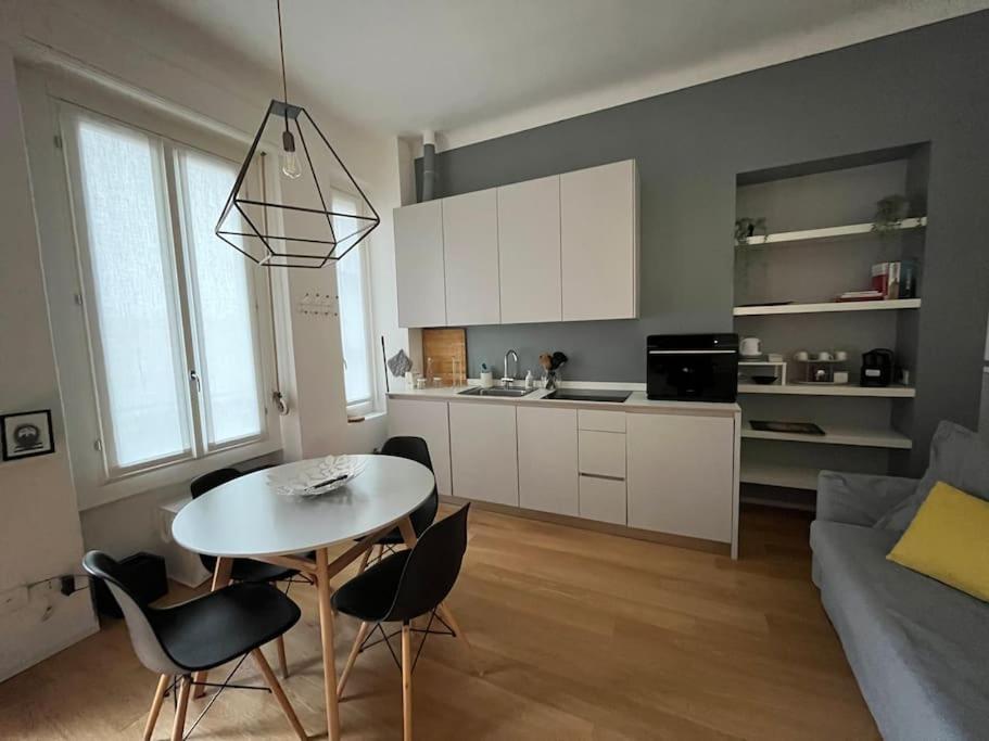 Bilocale Di Charme Lägenhet Milano Exteriör bild